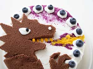 恐竜大暴れケーキ