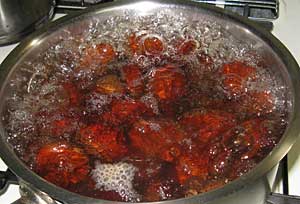 栗をお湯で3分煮る