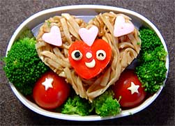 ゴッチン焼きそばハート弁当
