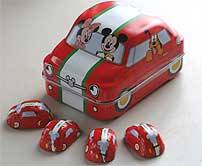 車型のチョコレートの缶