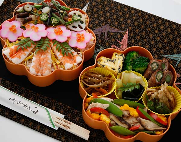お花見弁当-ちらし寿司アレンジ