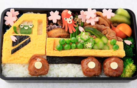 働く車 – 動くダンプカー弁当！？