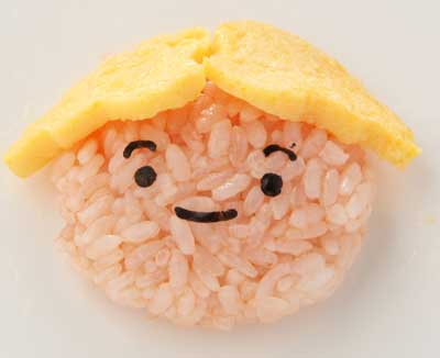 おにぎりを変身させる！たまご焼きのお髪