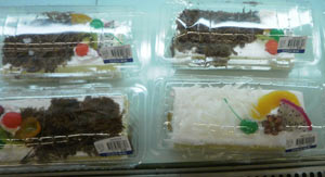 上アメリカでよくみかけた感じのケーキ
