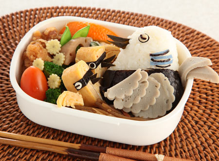 祝キジバト　　ヒナちゃん巣立ち弁当