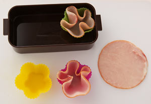 ハムの花のサンドイッチ　弁当