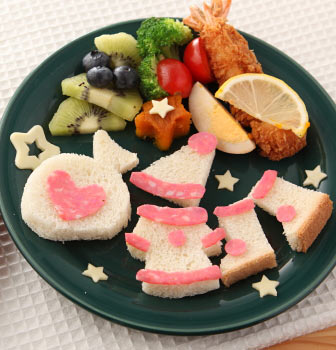 クリスマスのお子様ランチ カニカマ 飾り切り