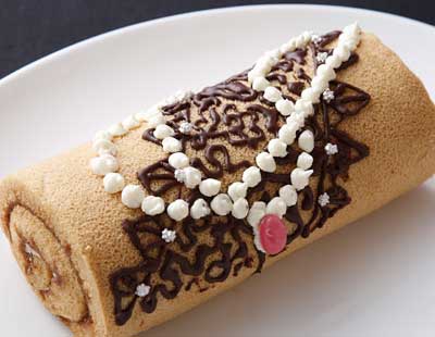 レースの宝石箱 ロールケーキのデコレーション