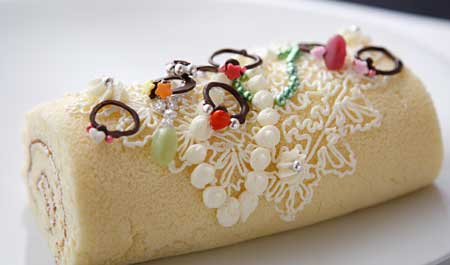 レースの宝石箱 ロールケーキのデコレーション