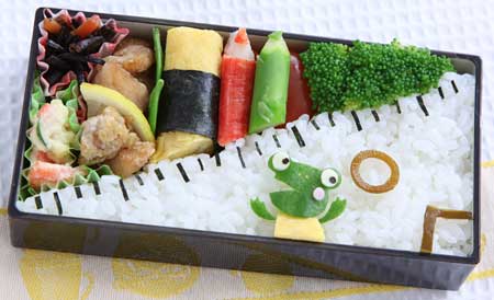 カエルの三角定規弁当-鉛筆　飾り切り
