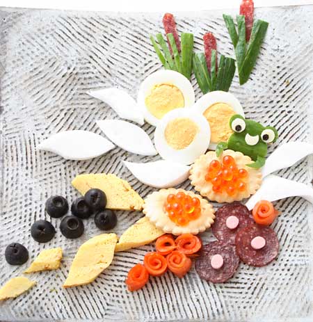 和風オードブル 孔雀カナッペ 飾り切り テリーヌ 野菜 松 菊 カエル 孔雀