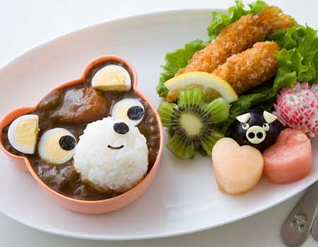 カレーも楽しく！　お子様ランチ