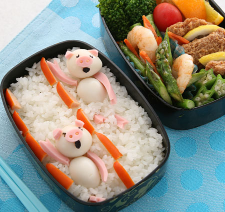 こぶたの20ｃｍ背泳競技-弁当　飾り切り　うずら　こぶた