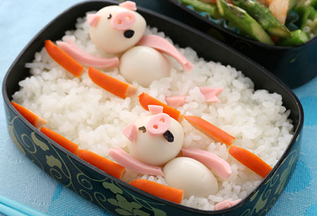 こぶたの20cm背泳競技-弁当 飾り切り うずら こぶた