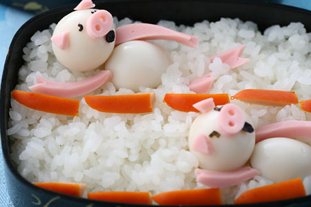 こぶたの20cm背泳競技-弁当 飾り切り うずら こぶた