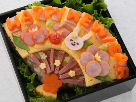 かわいいお節-おめでたい扇型のちらし寿司