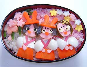 怪しい三人官女弁当