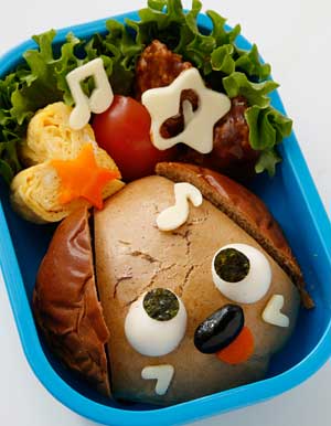 犬からペンギンへ変身弁当