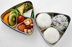 三角のお弁当