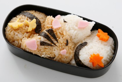 二匹のこねこ弁当 – 丸くなってぬくぬく