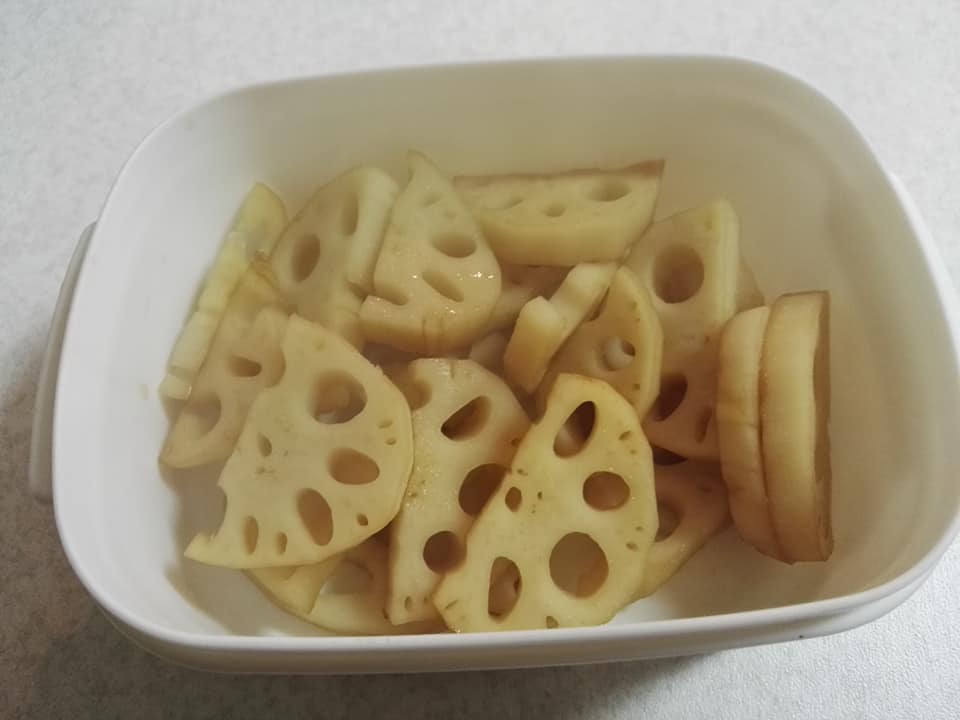 今年もやります! おせち – 蓮根のささっと煮