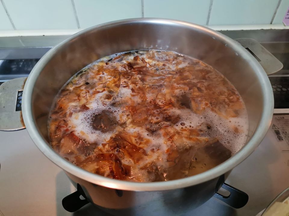 出汁を作っちゃいます – おせち作るんだもの