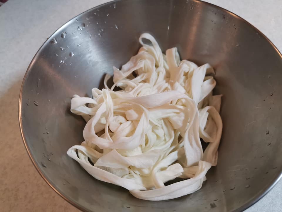 ゴボウの昆布巻き – おせち作るんだもの