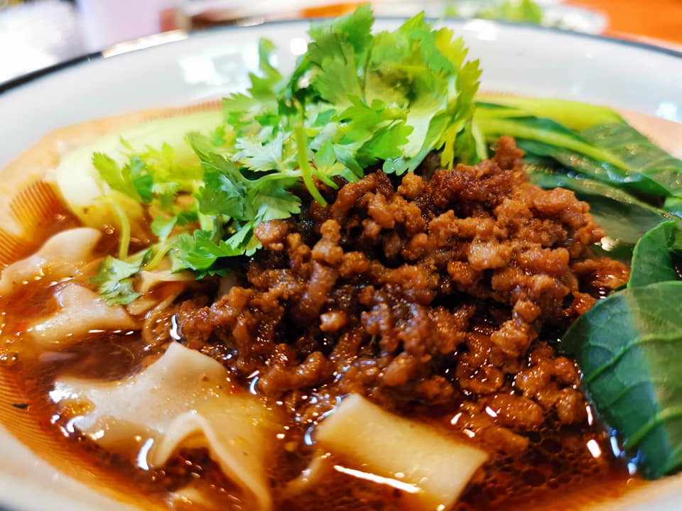 刀削麺をパクチーおかわり自由～で食べたい!