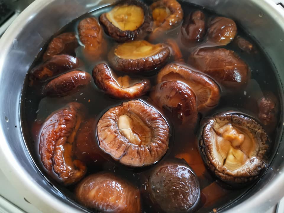 干し椎茸を戻す