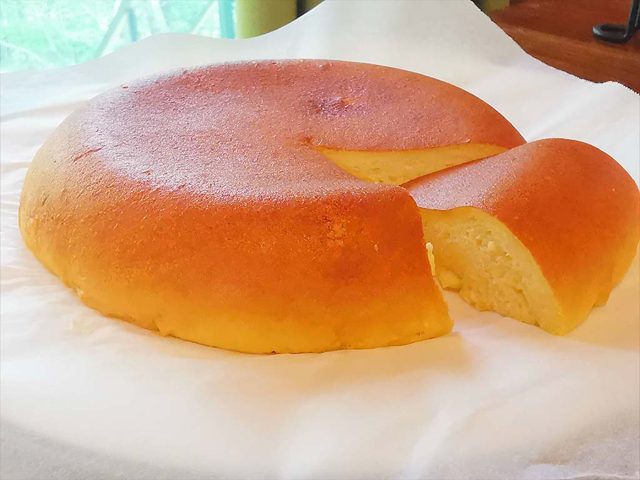 森でひっそりお菓子作り：炊飯器でチーズケーキ作ってみました。