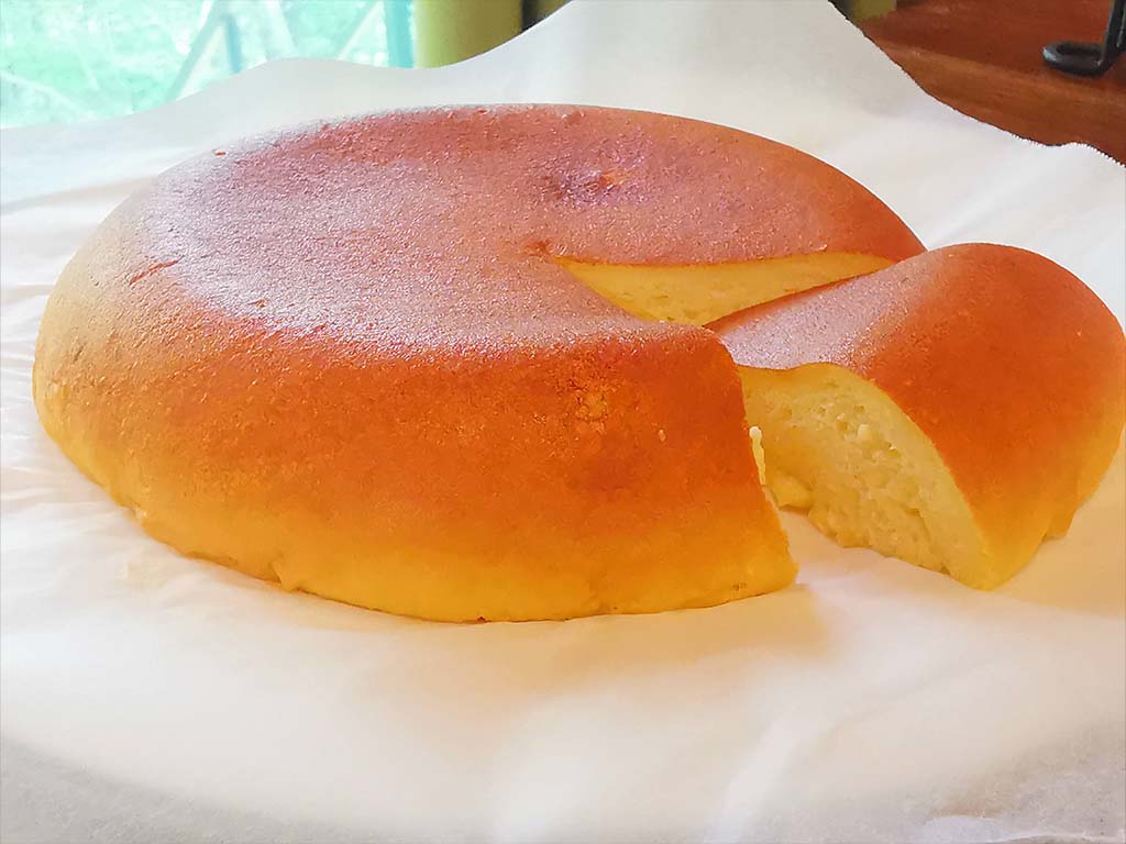 森でひっそりお菓子作り：炊飯器でチーズケーキ作ってみました。