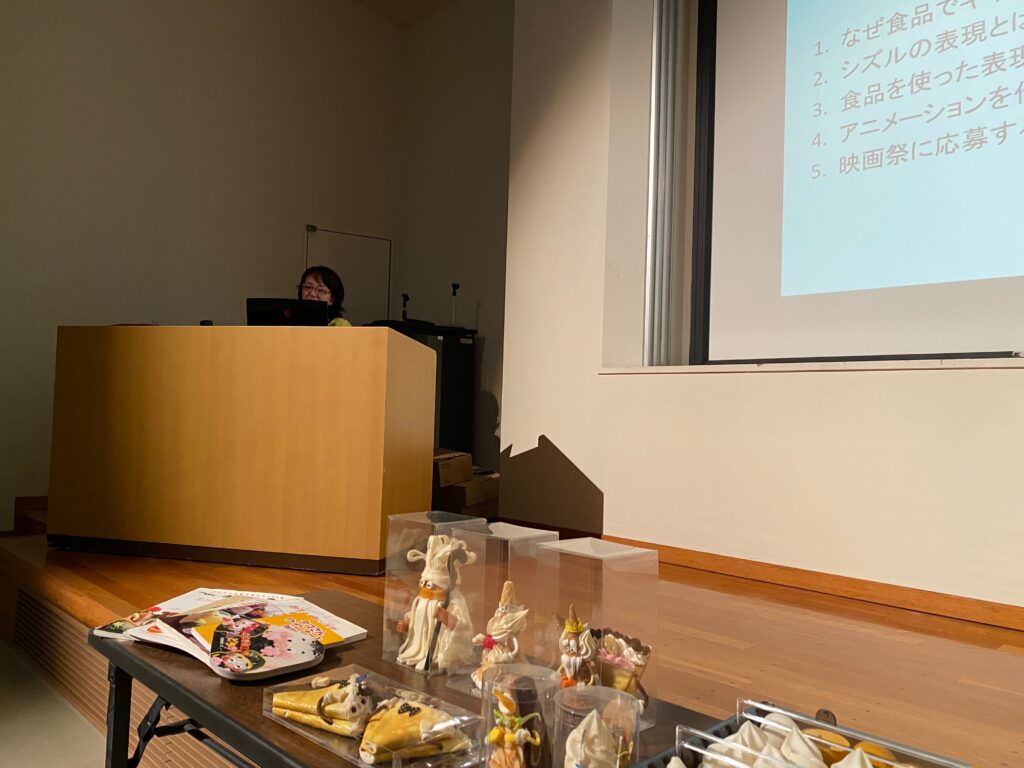 広島市立大学の「総合表現研究」で講義させていただきました。